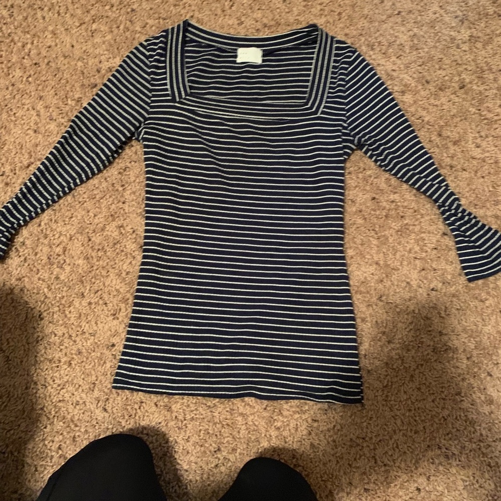 3/4 length sleeve shirt